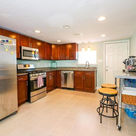 Perfect Location Spacious Yard Coffee Bar At This Lovely Beach Home Galveston Kültér fotó