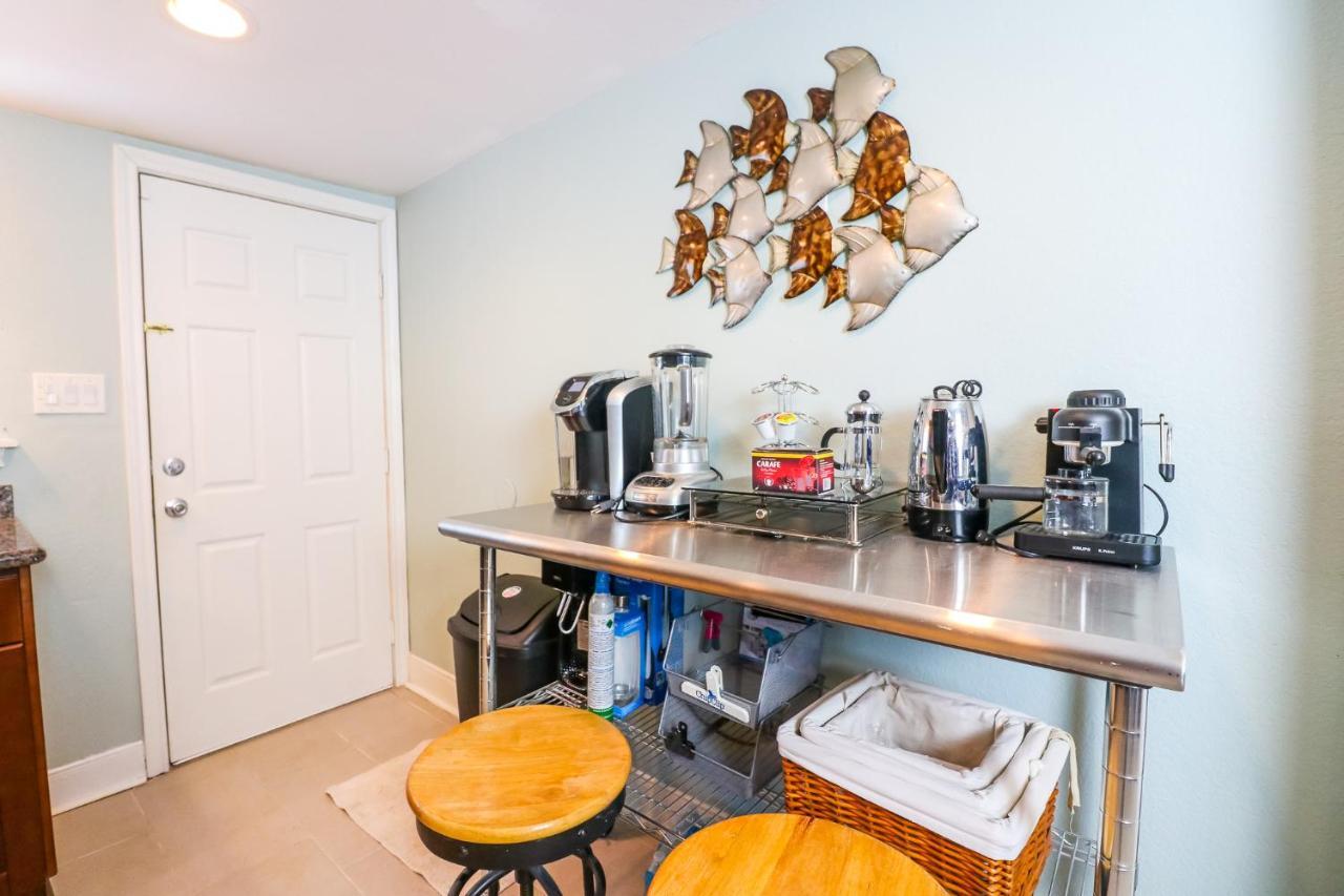 Perfect Location Spacious Yard Coffee Bar At This Lovely Beach Home Galveston Kültér fotó